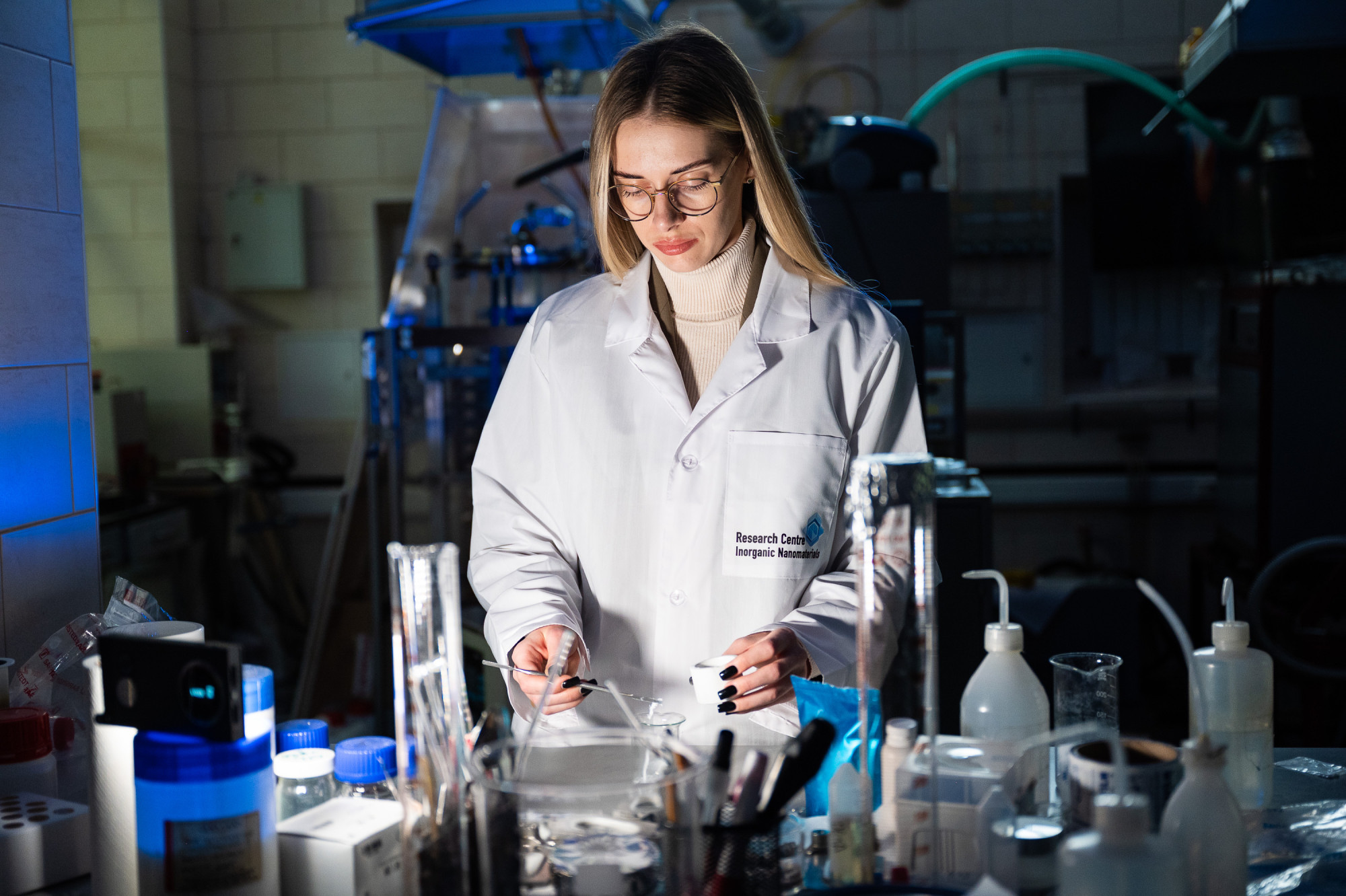 Hjūstonas Universitātes inženieris izstrādā uzlabotas, bioloģiski noārdāmas un daudzfunkcionālas baktēriju celulozes loksnes, kas var aizstāt plastmasu daudzās rūpniecības nozarēs.