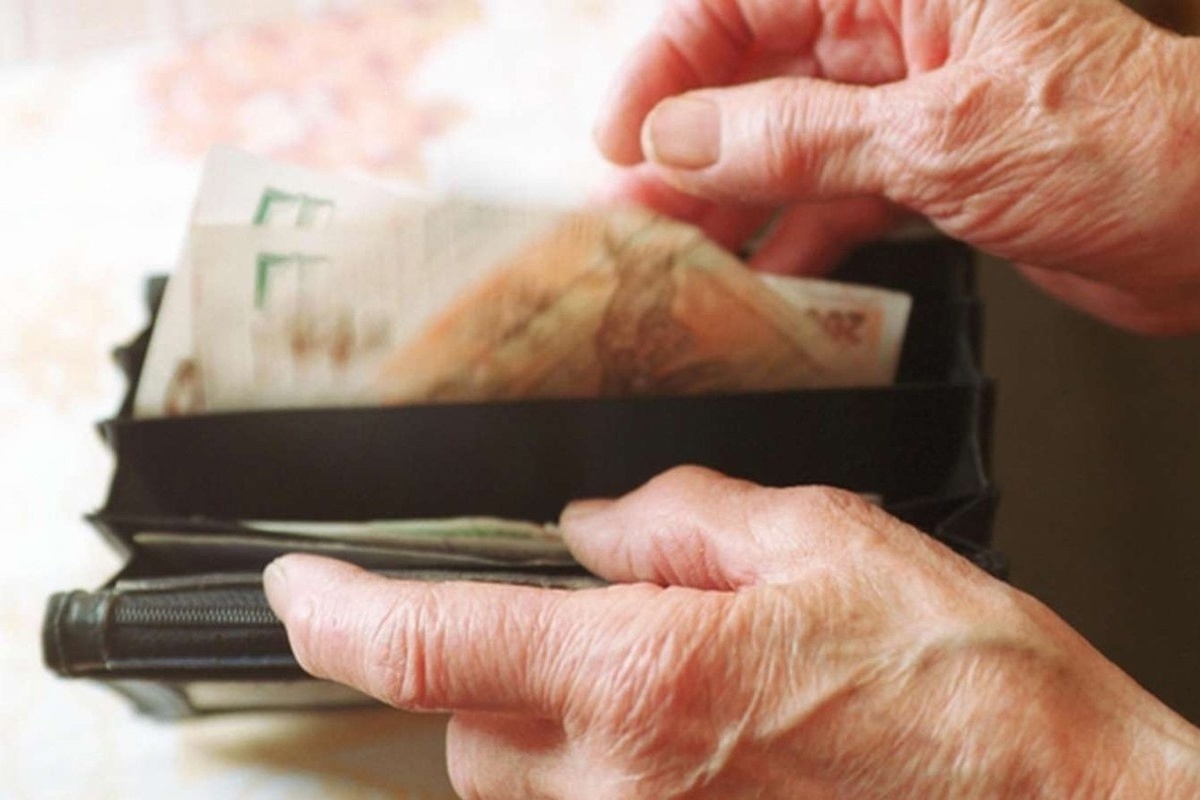 Pensijas saņēmējs zaudē pensiju sociālās apdrošināšanas kļūdas dēļ un pēc gadiem saņem vairāk nekā 55 000 eiro kā kompensāciju par zaudējumiem.