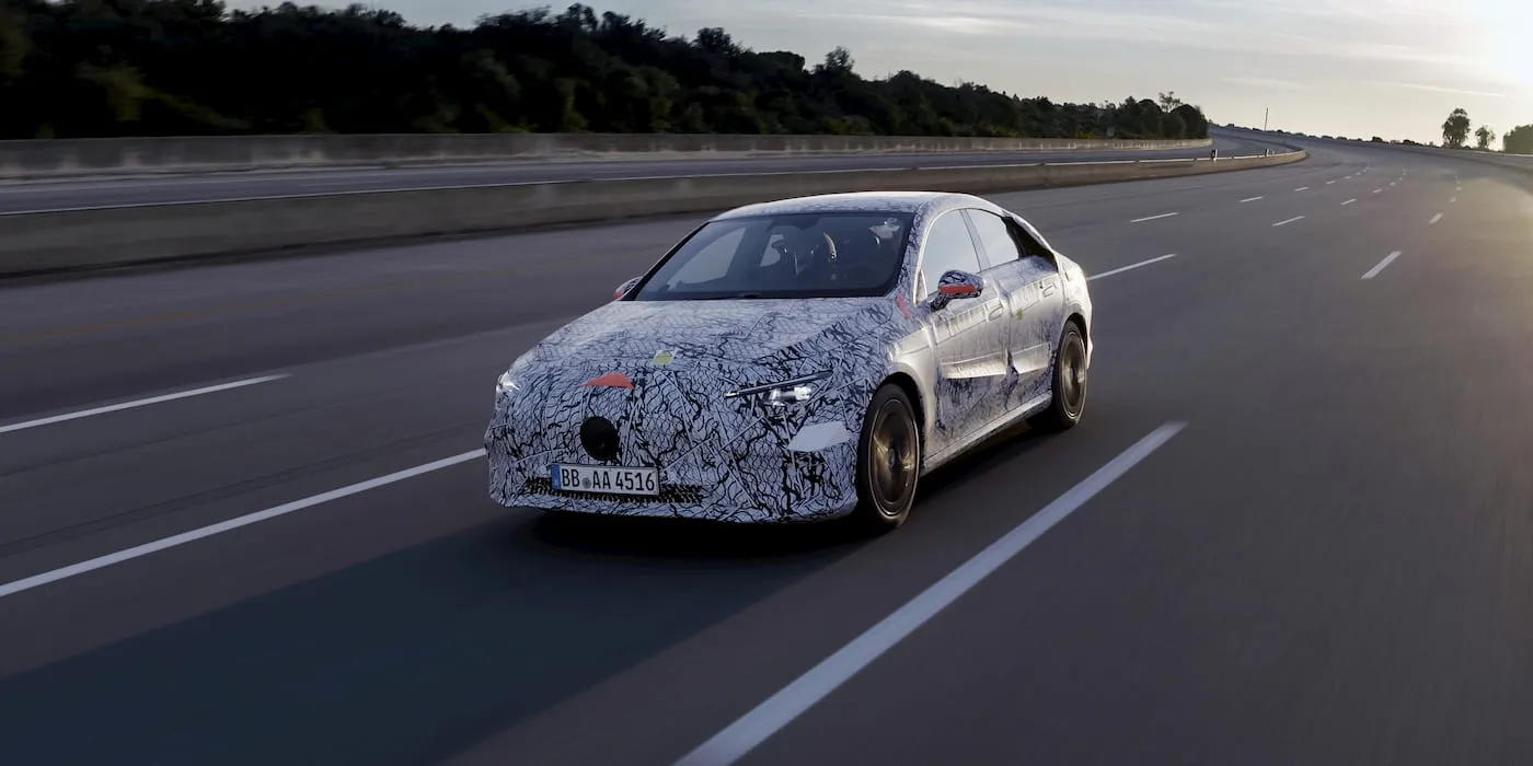 Mercedes izraisīs īstu furoru tirgū: drīz parādīsies cietvielu baterijas (un 1000 km nobraukums).