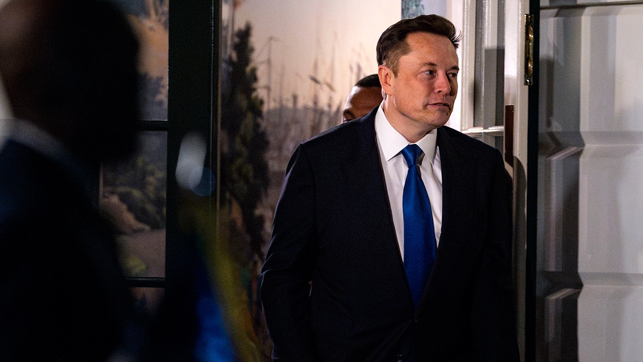 Ilons Musk paziņoja, ka enerģētikas sistēma sāks sabrukt līdz 2025. gadam. Šoreiz viņa prognoze izrādījās pareiza.