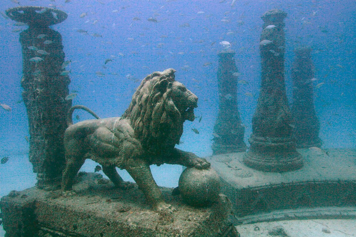 Arheologi zem jūras atklājuši monumentālu ieeju Aleksandrijas bākā: tai ir 2000 gadu, tā sver 80 tonnas un tai būs izšķiroša nozīme tās rekonstrukcijā.