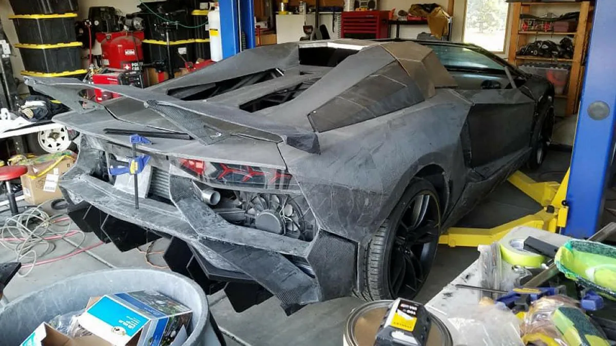 Lamborghini bija lēts, bet lukturi — ne pārāk: tāpēc viņš tos izgatavoja pats ar 3D printeri un ietaupīja 20 000 eiro.