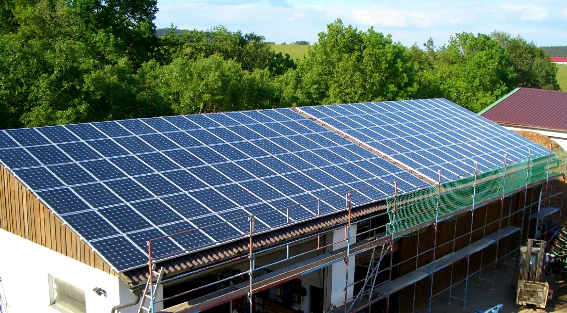 Ardievas, saules paneļi: jauna tehnoloģija ražo divreiz vairāk enerģijas un ir lētāka
