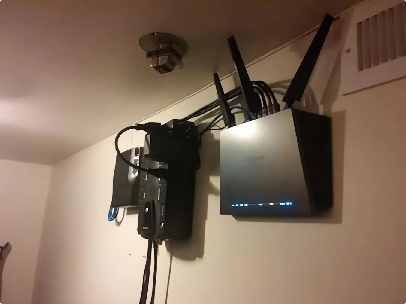 Vienkāršs eksperiments, kas ir vērts izmēģināt, ja nevēlaties, lai jūsu mājas Wi-Fi signāls pēkšņi pazustu.