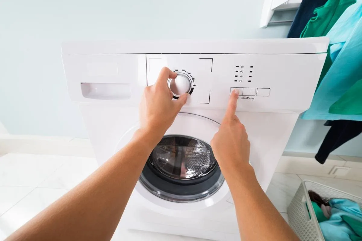 Atvadieties no žāvētāja, pateicoties šai vienkāršajai pogai uz jūsu veļas mašīnas: taupiet elektroenerģiju un laiku
