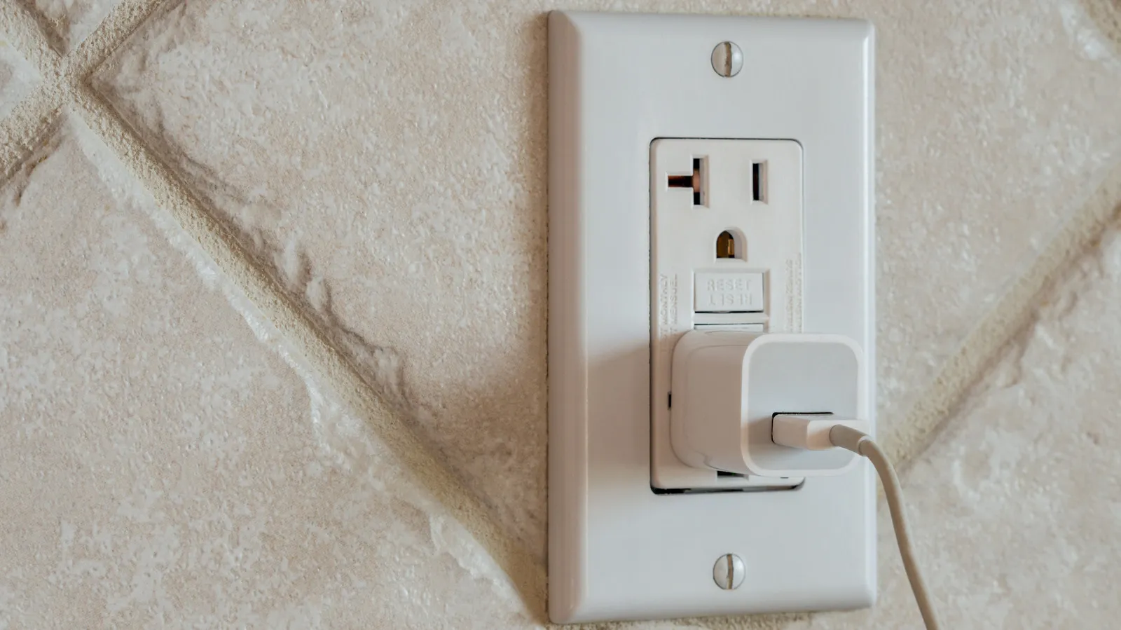 Maz kas par tām zina, bet GFCI rozetes ir risinājums jūsu problēmām ar elektrību.