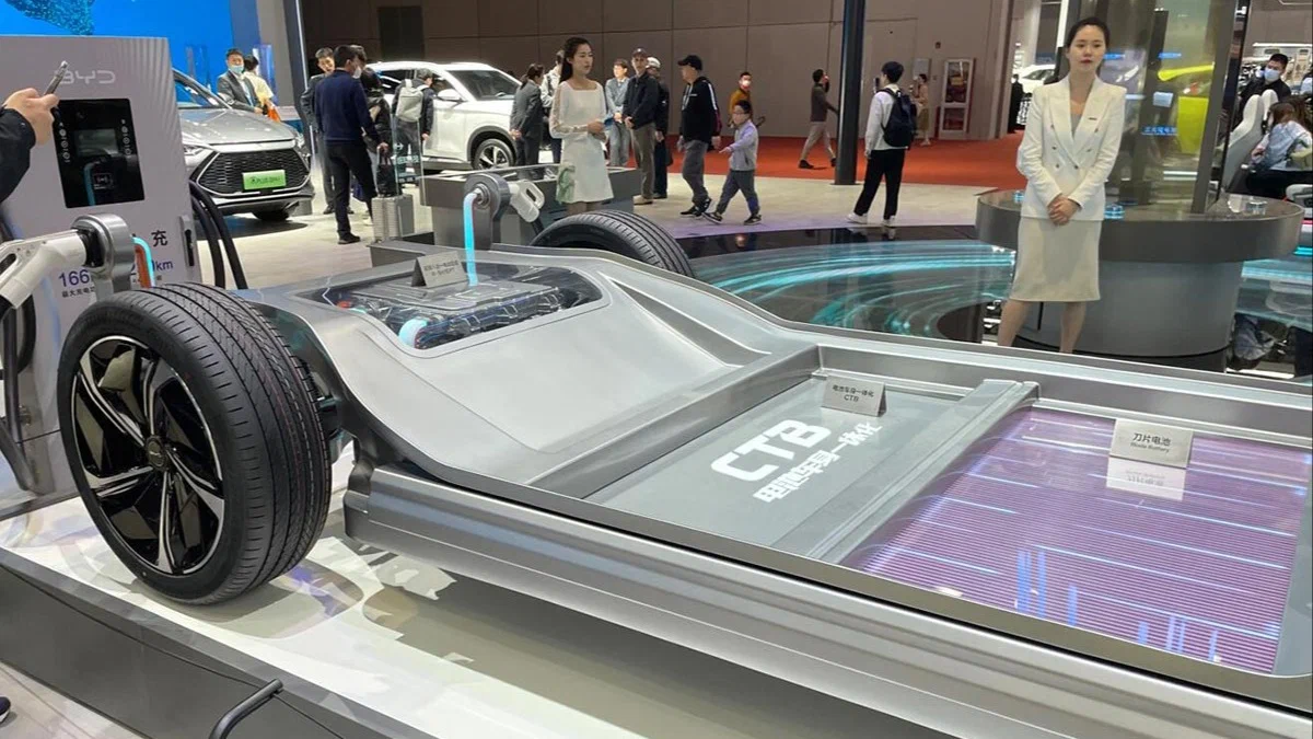 Ķīnieši izstrādā elektromobili ar rekordālu uzlādes ātrumu: jauna tehnoloģija izmainīs tirgu